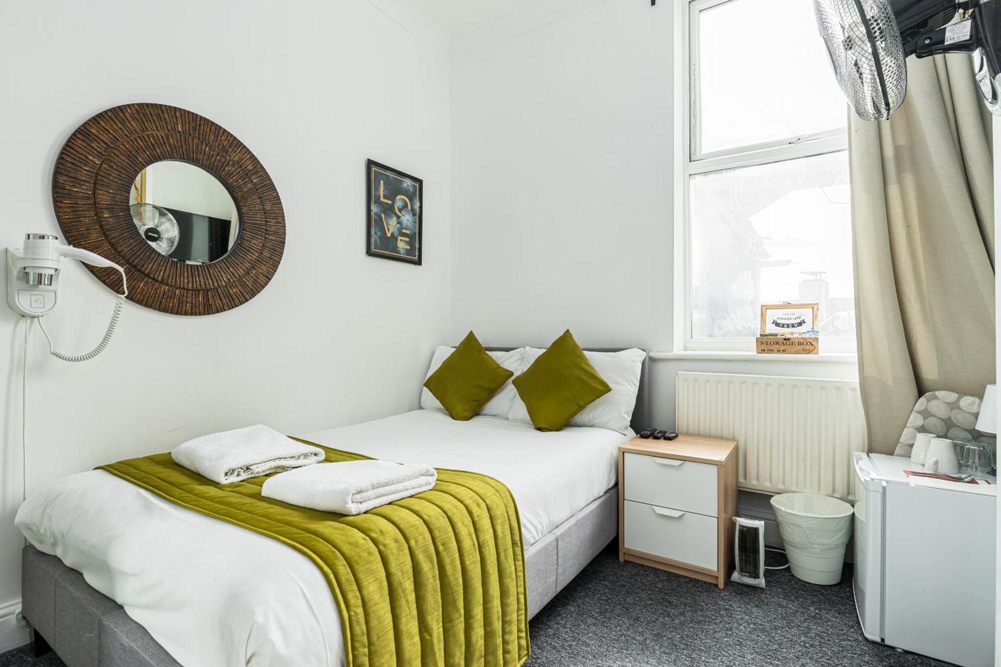 Ryam Suites Londra Cameră foto