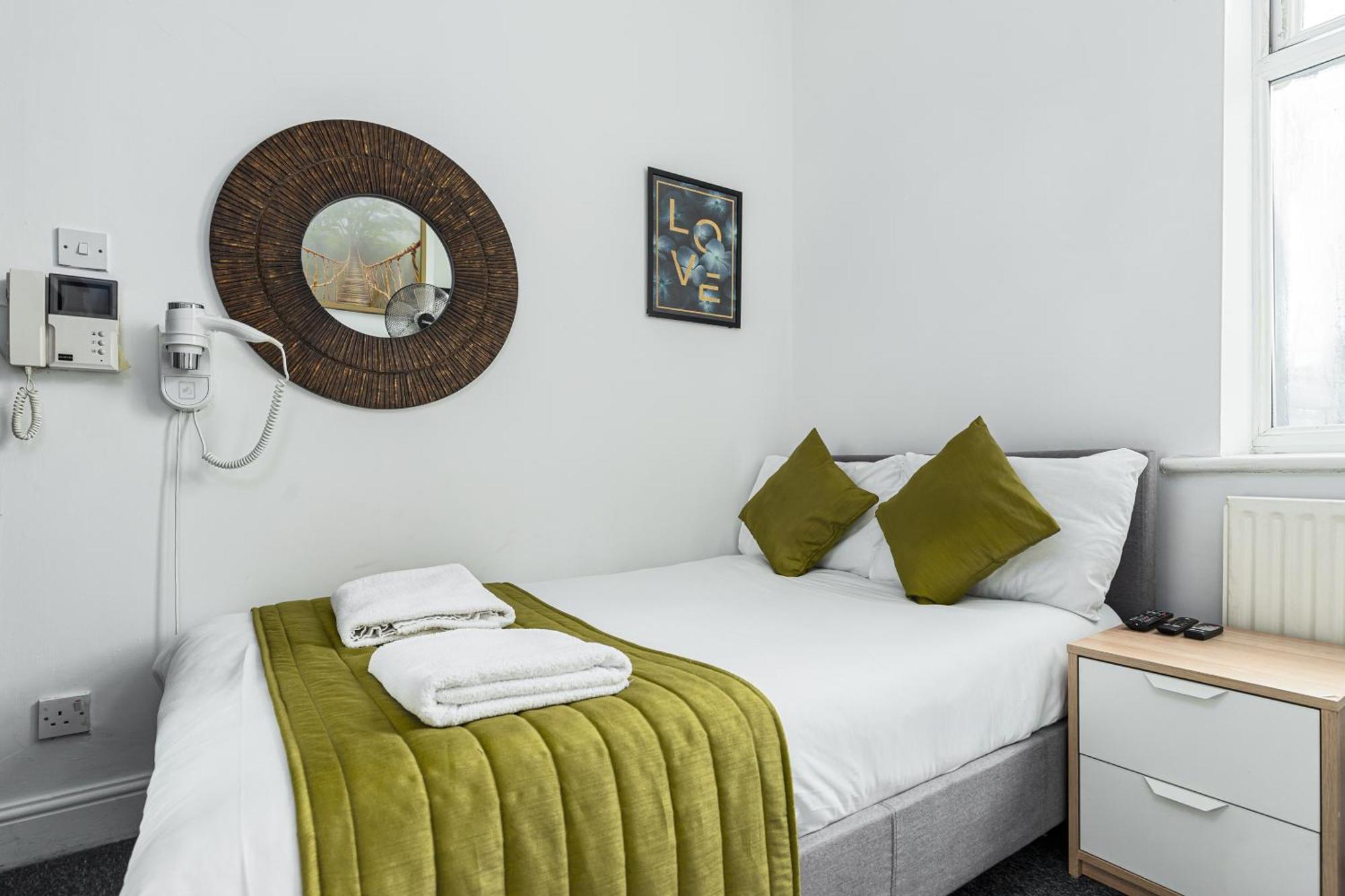 Ryam Suites Londra Cameră foto